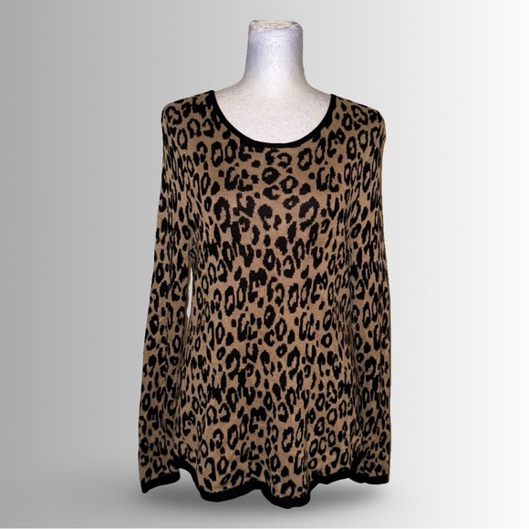 Chico's Sweaters - Chico’s 100% Viscose Leopard Print Jacquard Tunic, Black Neckline Trim, Zip Back